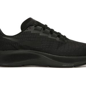 Used Nike black Pegasus